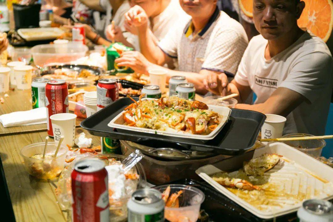 北京5人烤鸭店聚餐确诊感染3服务员(北京烤鸭关门了吗)