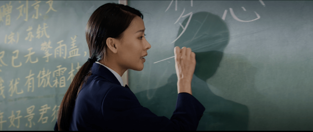 爆料网,光影描摹人间怅惘，银幕上演无数温情片段