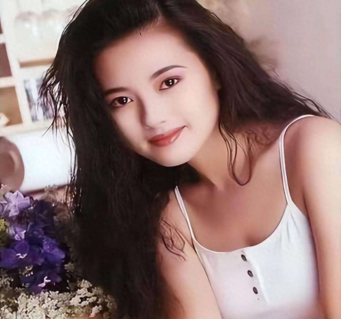 蜜桃网站,镜头捕捉四季风光，故事消解心中无尽迷茫