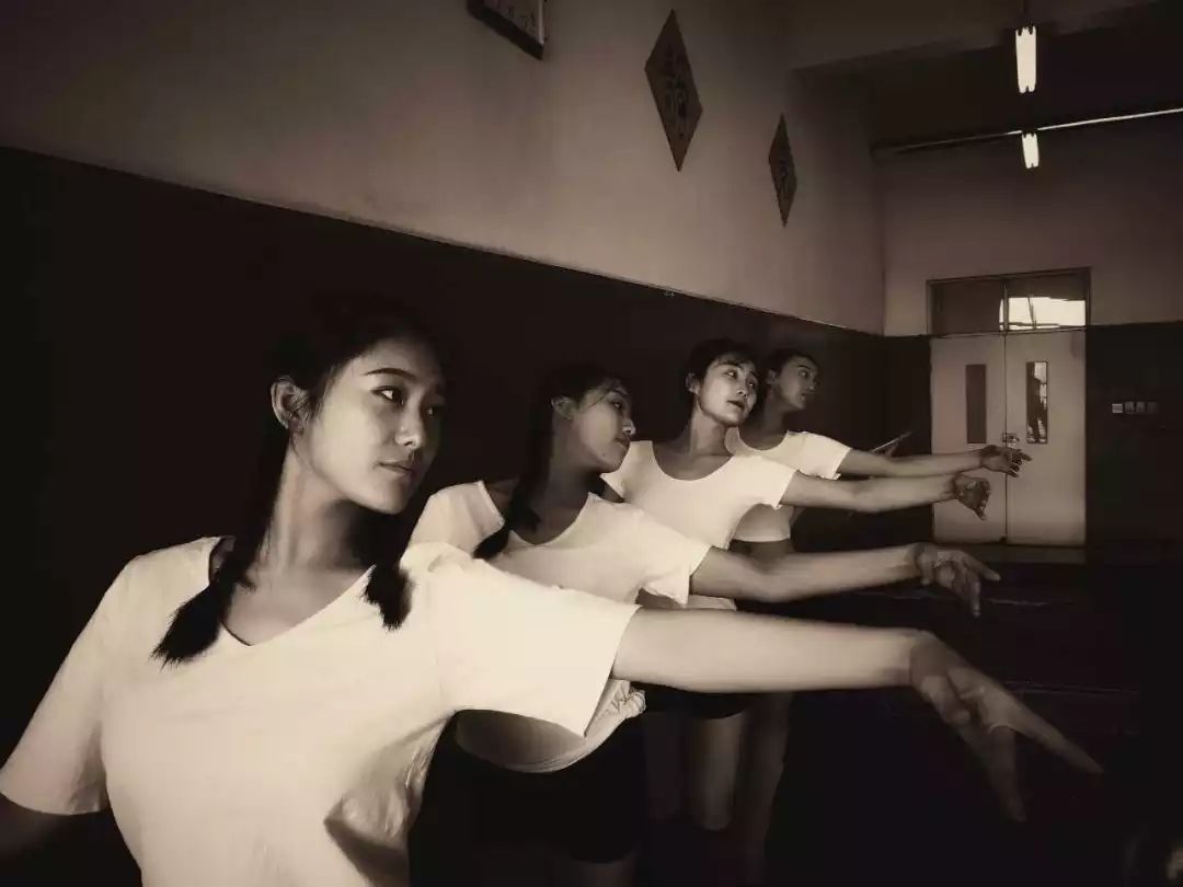 大学女生2,光影揉合烟火山河，银幕上演平凡人的热忱