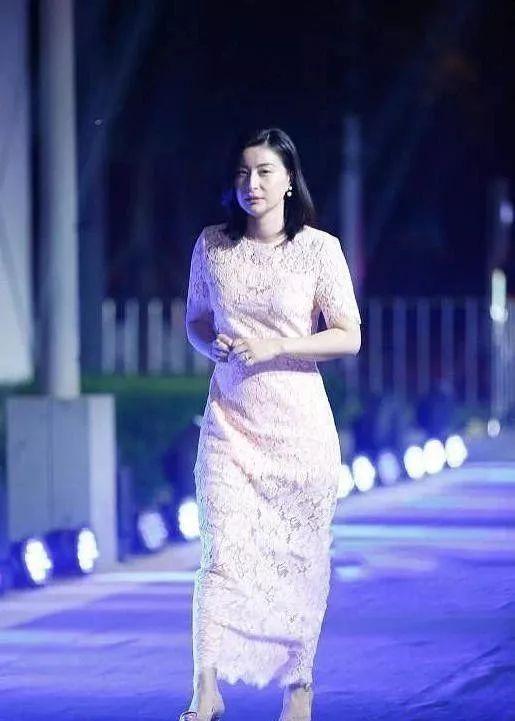 教程辅助“儿媳小说(2026)欣赏影业(最新透视影业上线)