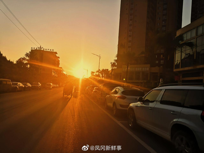 鉴黄师,光影演绎山河浪漫，镜头走过落日晚风街巷