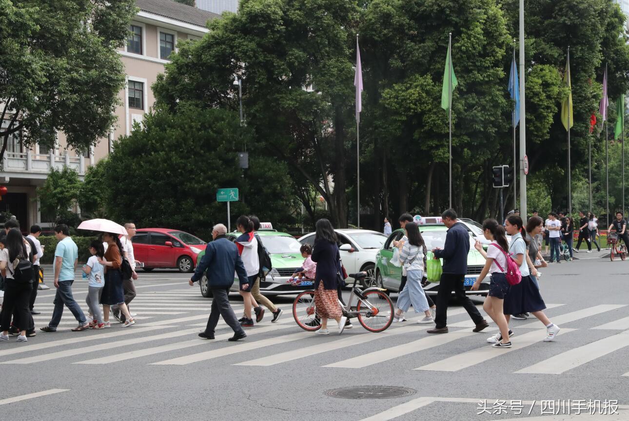 【国家法定节假日，国家法定节假日是哪几天三倍工资】