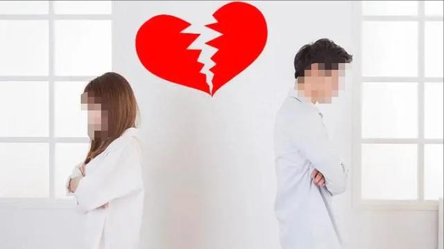 姑父和侄女住一起合适吗