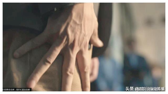 当兄弟抓住你的裆不放手，背后隐藏着怎样的秘密？你绝对想不到的真相！