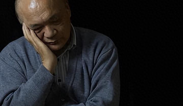 婚前重逢：他隐藏的秘密究竟是什么？揭开这段未婚恋情背后的惊人真相！