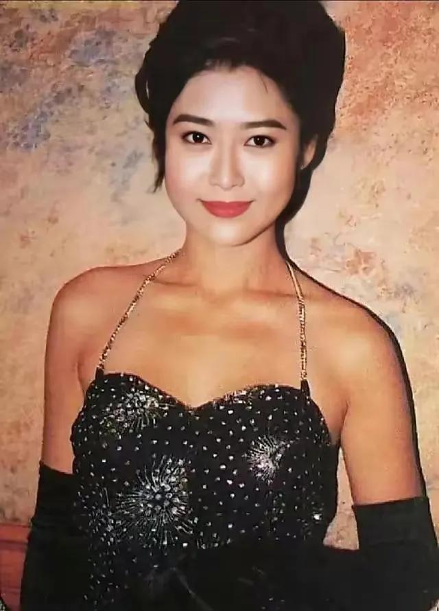 揭秘叶玉卿：她在《为卿痴狂2》中的秘密角色，居然藏着这样惊人的故事！