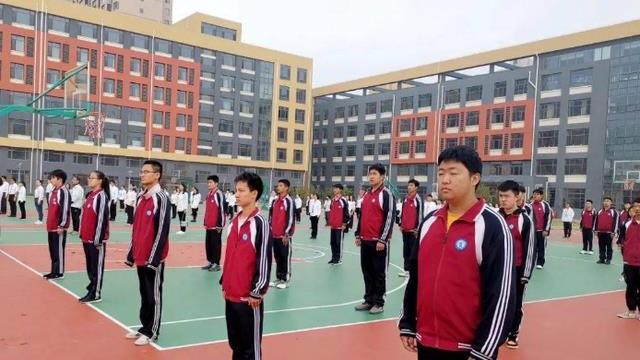 【辽宁一学校7天新增298例感染者，辽宁学生确诊一例】