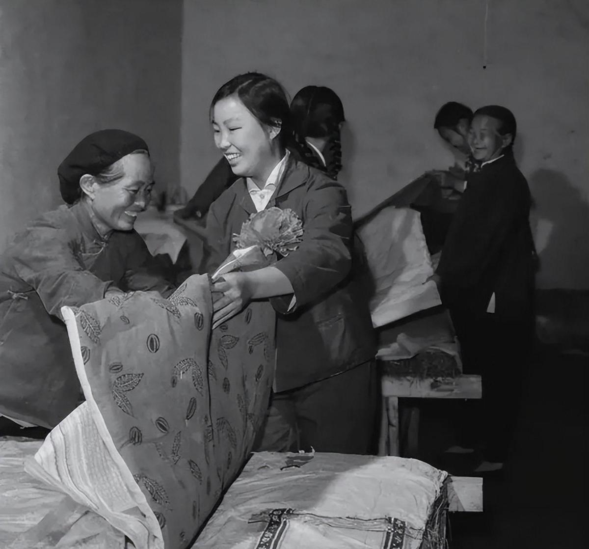 《房东胡太太番外篇》第5集揭秘：她隐藏的秘密究竟是什么？惊悚背后的人性揭秘！